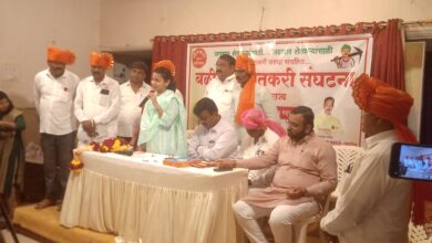 Photo of शेतकऱ्यांच्या अडचणी दूर करण्यासाठी राज्यातील सरकार बदलावे लागेल